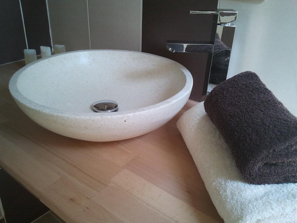 Chambres d'Hôtes La Grange Au Bois Champagne-et-Fontaine Quarto foto