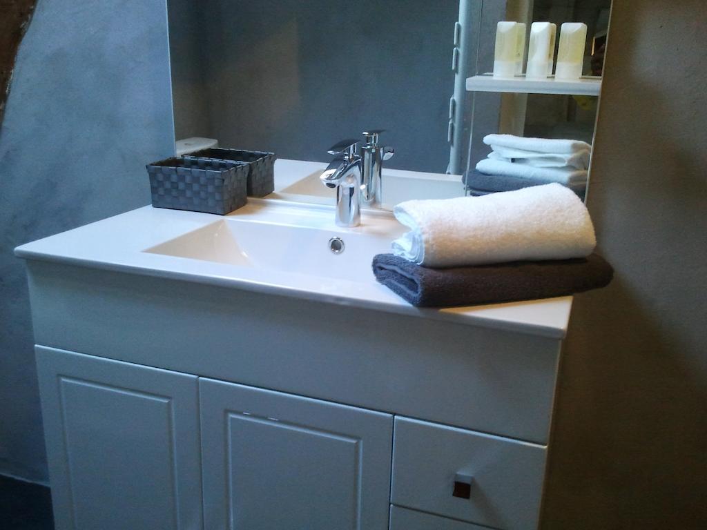 Chambres d'Hôtes La Grange Au Bois Champagne-et-Fontaine Quarto foto