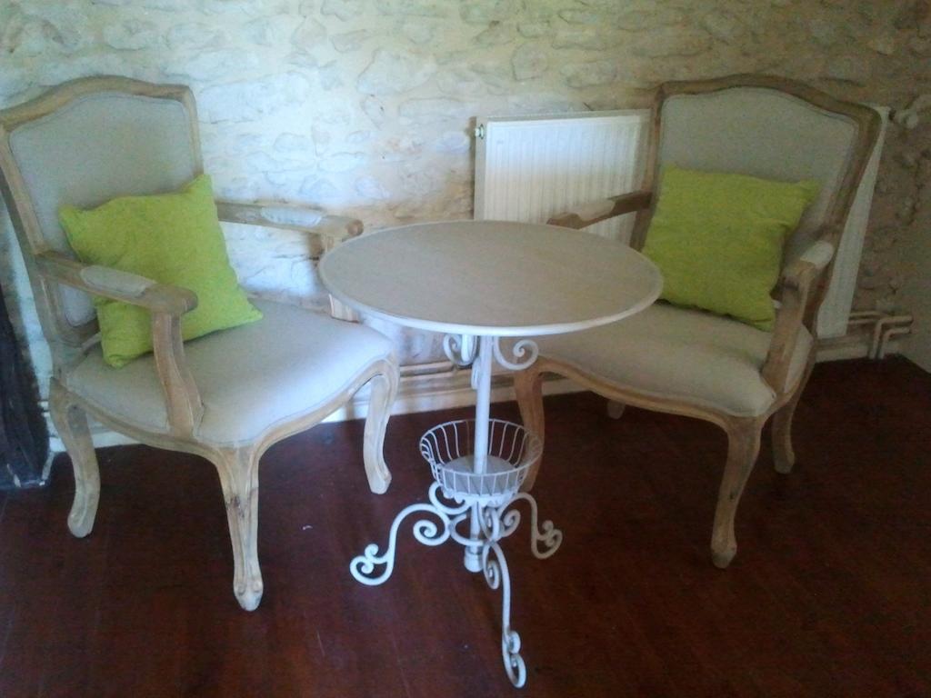 Chambres d'Hôtes La Grange Au Bois Champagne-et-Fontaine Quarto foto
