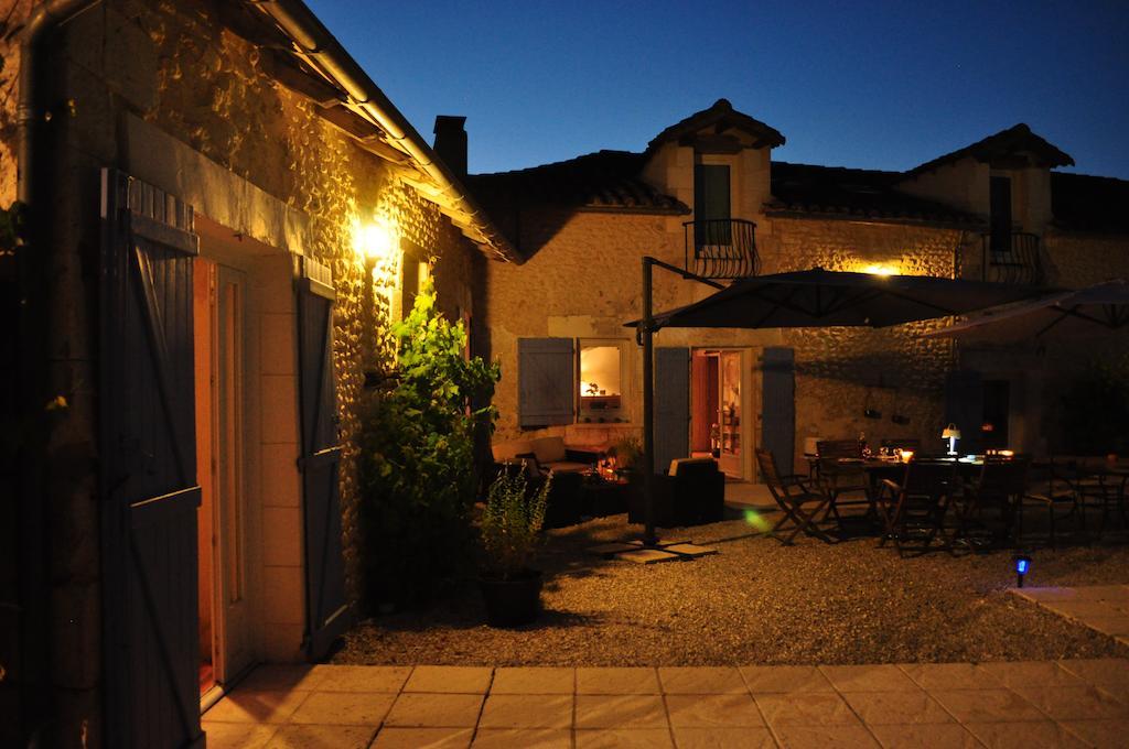 Chambres d'Hôtes La Grange Au Bois Champagne-et-Fontaine Exterior foto